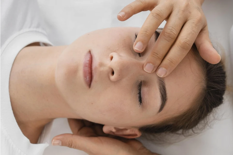Face & Head Reflex Zone Massage in Budapest
